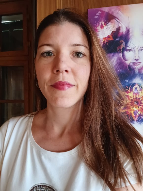 Selfie22-2-22 Fabienne Schneider Website Home pic2